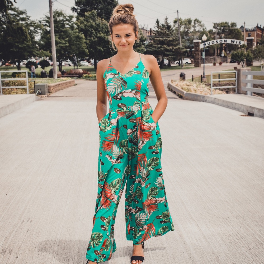 Women’s backless wide leg Jumpsuit Floral Beach